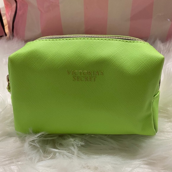 Victoria's Secret Other - 🍃Victoria Secret Cosmetic Beauty Bag
